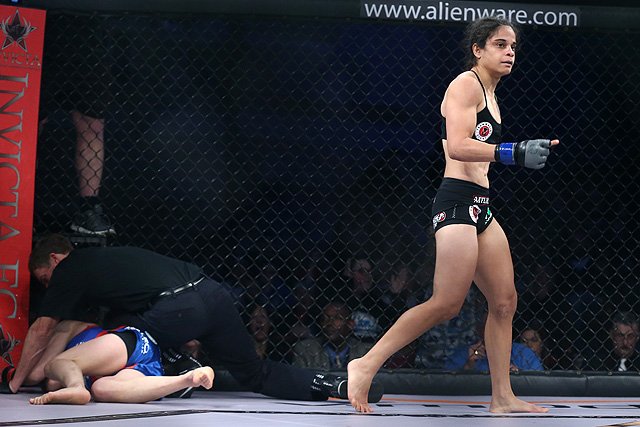 UFC Fortaleza Livia Renata Souza