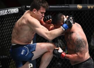 Jordan Wright knees Ike Villanueva at UFC Vegas 7