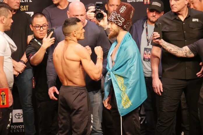 Douglas Silva de Andrade and Sergey Morozov, UFC 271