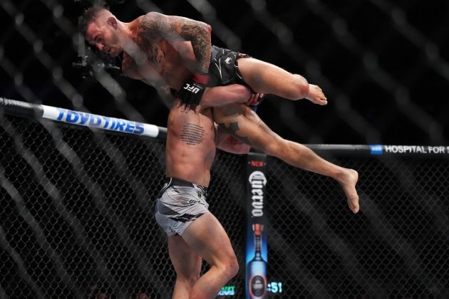 UFC 281: Dustin Poirier Overcomes Early Adversity, Subs Michael ...