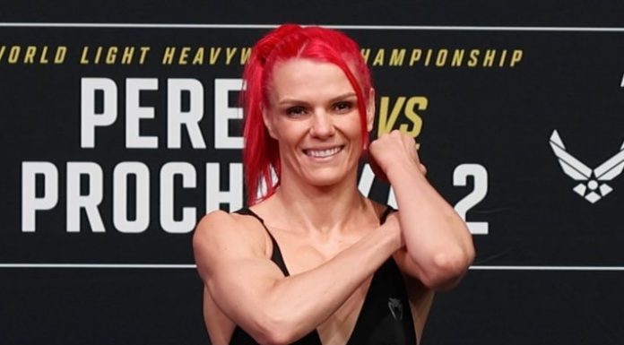 Gillian Robertson, UFC