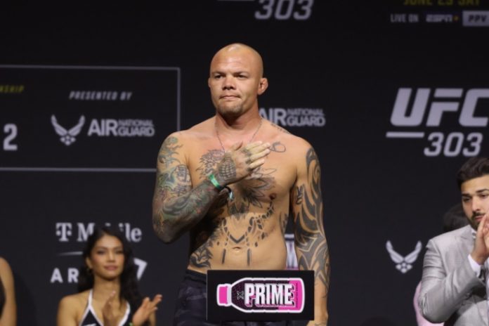 UFC 303 ceremonial weigh-in 48 Anthony Smith, UFC