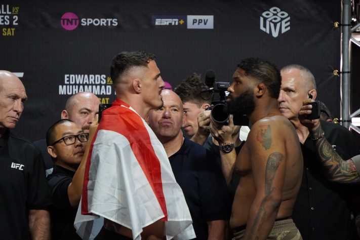 Gant De MMA Signé Par Curtis Blaydes – UFC – Autographe Original