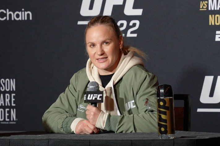 Valentina Shevchenko Looking to Maintain "Steady Energy" Ahead of UFC 322