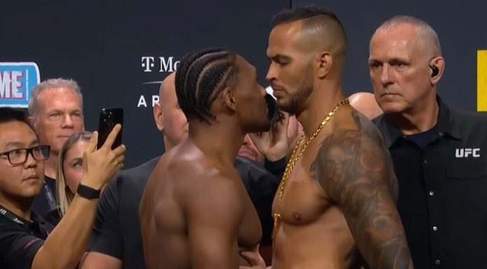 UFC 323: Mansur Abdul-Malik Locks in Standing Guillotine on Antonio Trocoli Mansur Abdul-Malik vs. Antonio Trocoli, UFC 323