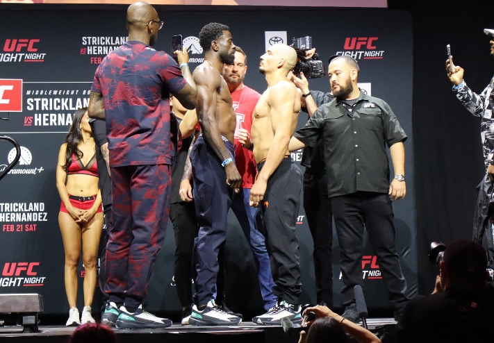 UFC Houston: Carlos Leal Puts Staggering Pace on Chidi Njokuani in a Wild War