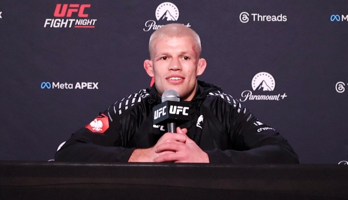 Jakub Wiklacz Reacts to Muin Gafurov Tap at UFC Vegas 113