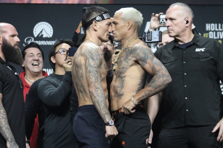 UFC 326 Results: Charles Oliveira Gets Mixed Reaction After Dethroning Holloway for BMF Belt