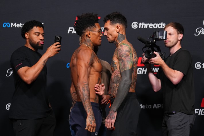 Vinicius Oliveira Stops Andre Fili in Featherweight Debut